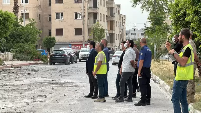 İskenderun'da Ağır Hasarlı Binaların Yıkım Ve Enkaz Kaldırma çalışmaları Başladı