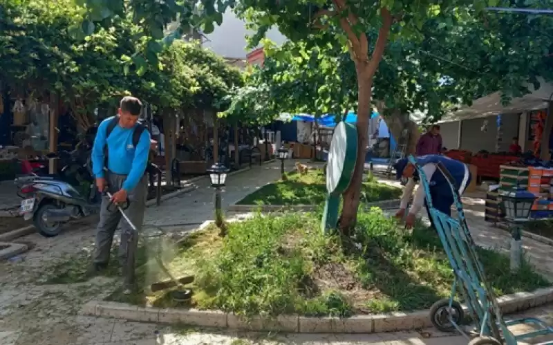 Antakya Belediyesi Ekipleri Park Ve Yeşil Alanlarda çalışmalarını Sürdürüyor