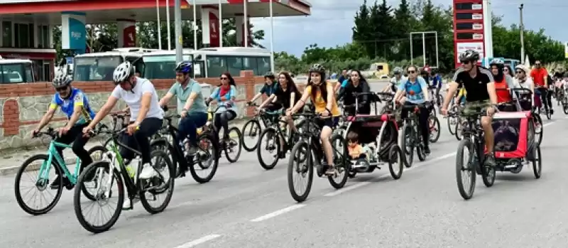 Erzin'de Gençlik Haftası Bisiklet Turuyla Kutlandı 