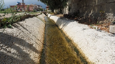 Harbiye ve Çardaklı mahallelerinde 600 metre açık sulama kanalı yapıldı