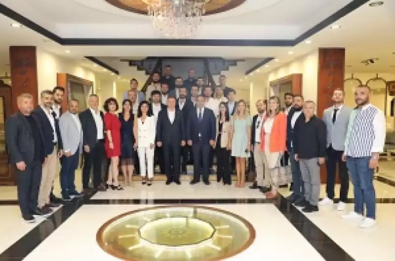 Hatay’a Katmadeğer Sağlayan Işinsanlarına Saygı Duyuyoruz