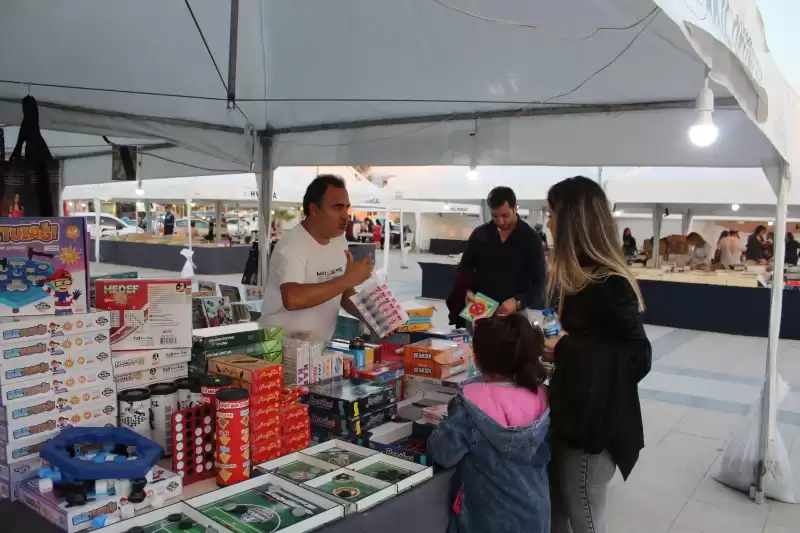 Samandağ Kitap Fuarı Bir Hafta Daha Uzatıldı