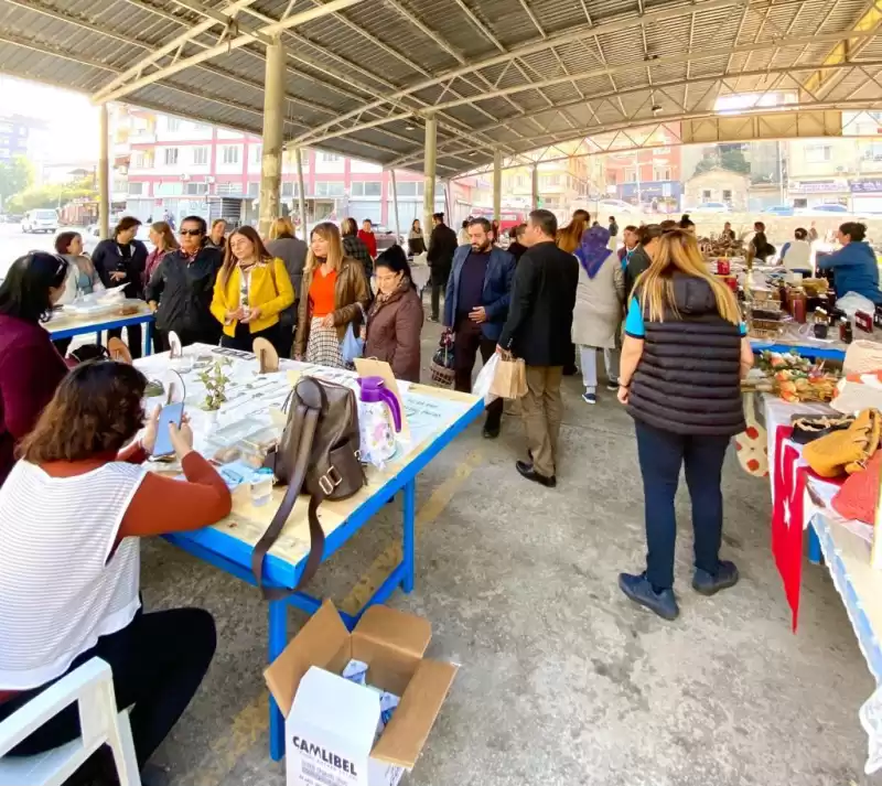 Defne’de ‘Kadın Emeği Pazarı’ Ilgi Görüyor