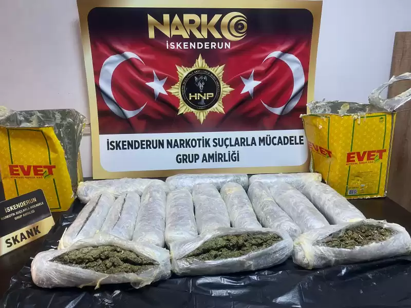 Yağ Bidonlarına Gizlenmiş 6 Kilo 850 Gram Skunk Ele Geçirildi