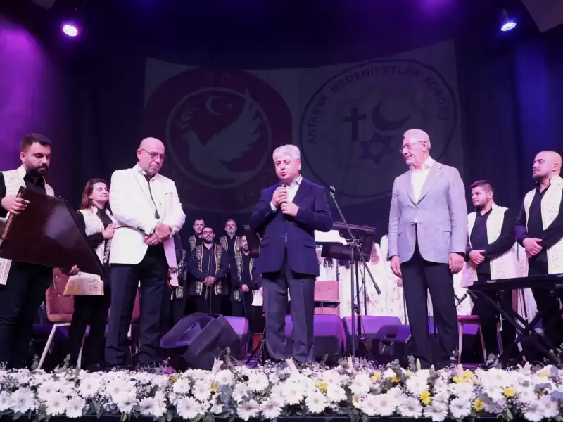 Vali Doğan, Medeniyetler Korosunun Konserine Katıldı