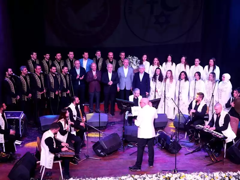 Vali Doğan, Medeniyetler Korosunun Konserine Katıldı