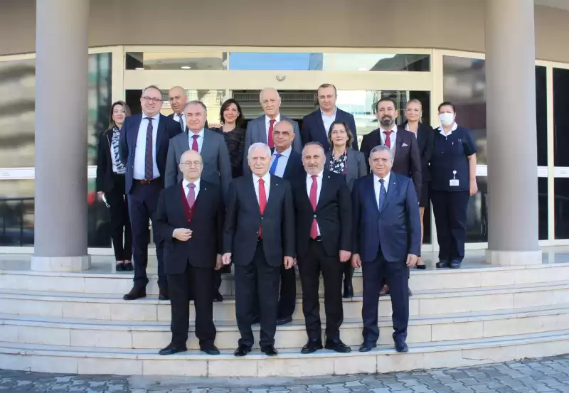 Mehmet Haberal İskenderun’da özel Bir Hastaneyi Ziyaret Etti