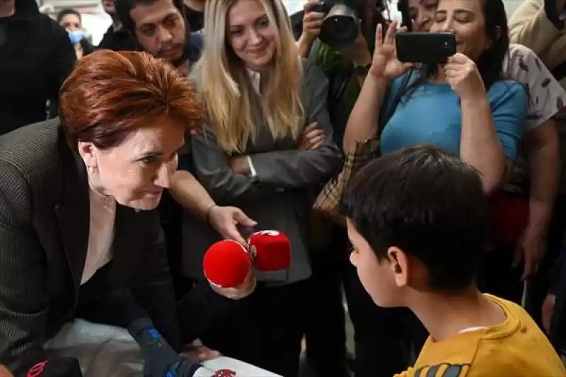 İYİ Parti Genel Başkanı Akşener, İskenderun'da Sahra Hastanesini Ziyaret Etti