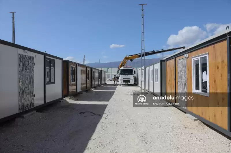 Avrupa'da Yaşayan Türklerden Hatay'da Depremzedeler Için 100 Konteyner