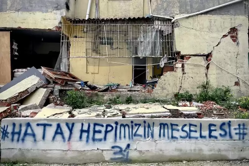 Depremzedelerin Hatay Sevgisi Duvar Yazılarında