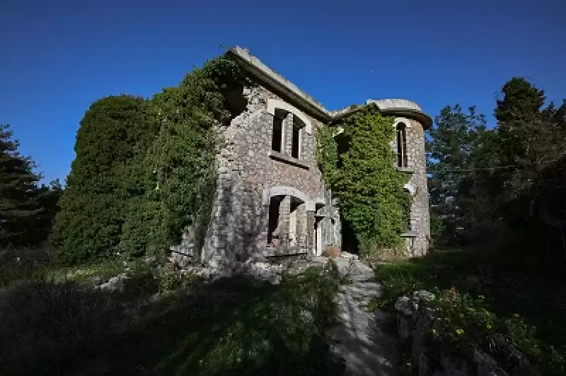 AA Muhabiri Milli'nin Vefatından önce Görüntülediği Manastır Da Depremde Hasar Gördü