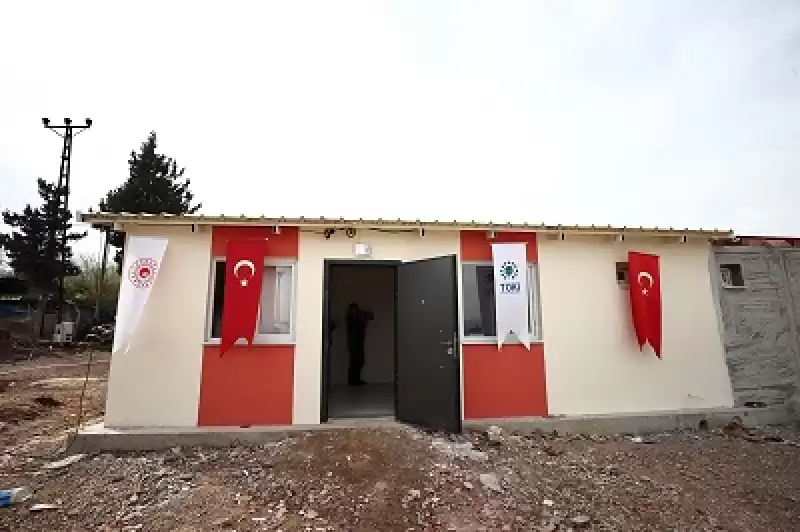 Hatay Kırıkhan'da Geçici Barınma Merkezinin Kurulum çalışmaları Sürüyor