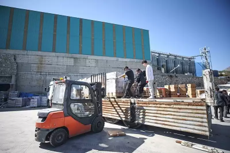 Depremin Yıkıma Yol Açtığı Hatay'a 6 Bin 100 Tır Yardım Malzemesi Geldi