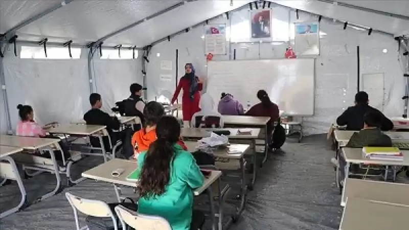 Depremzede öğrenciler, “umut Sınıfında Gönüllü öğretmenleriyle Geleceğe Hazırlanıyor
