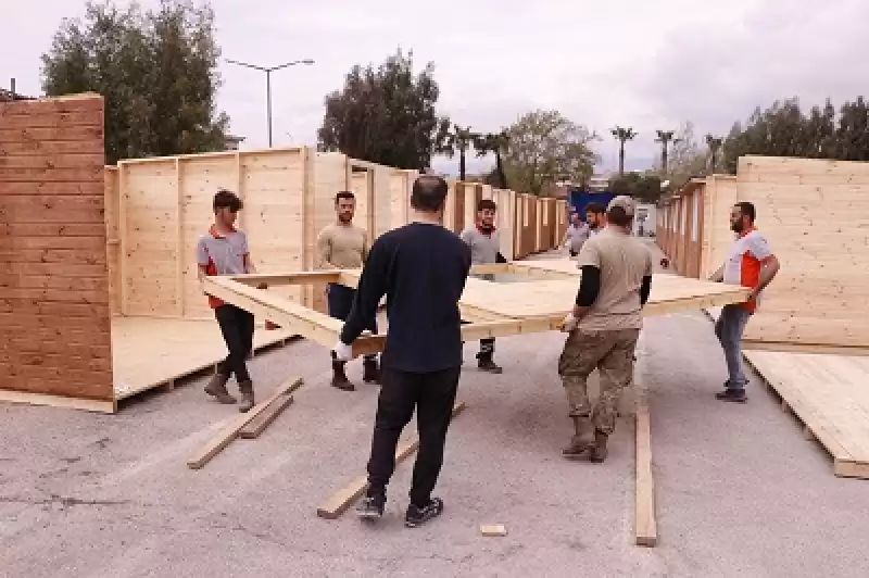 Hatay'daki Depremzede Esnafa Kocaeli'den 200 Ahşap Dükkan Desteği