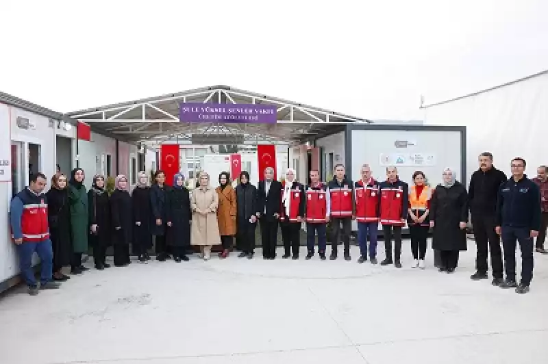 Emine Erdoğan, Hatay'da Depremzedelerle Bir Araya Geldi