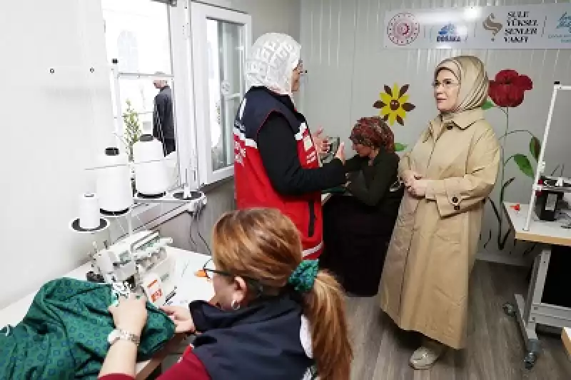 Emine Erdoğan, Hatay'da Depremzedelerle Bir Araya Geldi
