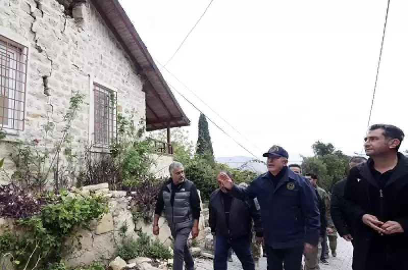 Milli Savunma Bakanı Akar, Samandağ'ın Köylerinde Incelemelerde Bulundu