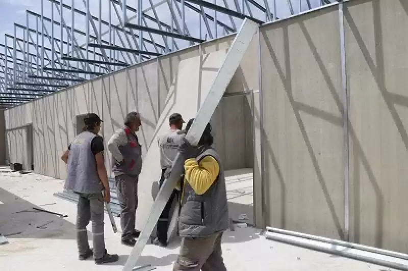 Hatay'daki Depremzede öğrenciler Prefabrik Okulda Eğitim Alacak