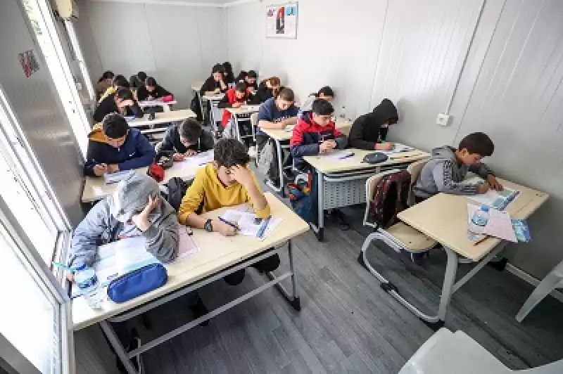 Bir Konteynerle Başladıkları Eğitim Macerası
