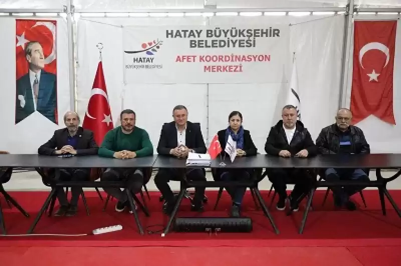 Depremzede Gazeteciler Yardım Bekliyor