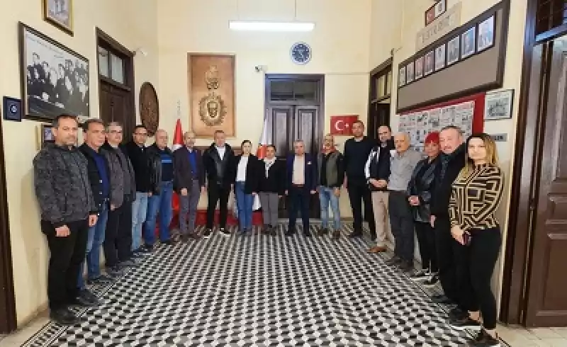 Depremzede Gazeteciler Yardım Bekliyor