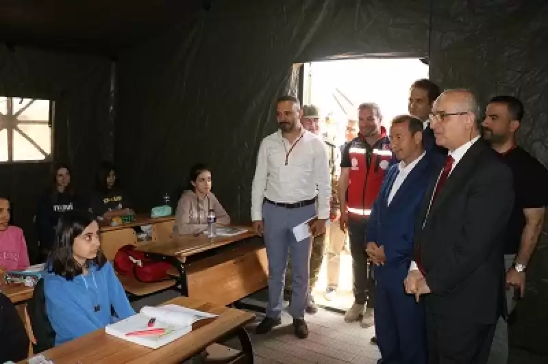 Milli Eğitim Bakan Yardımcısı Şensoy, Hatay'daki NATO çadır Kentinde öğrencilerle Buluştu