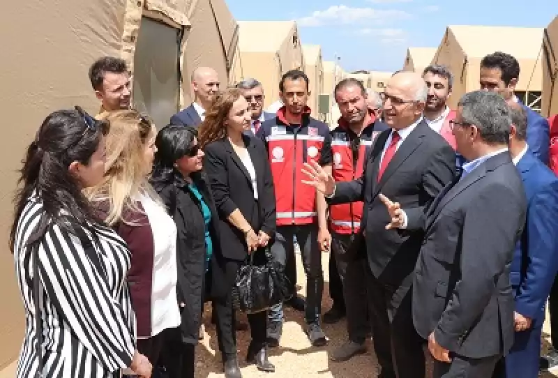 Milli Eğitim Bakan Yardımcısı Şensoy, Hatay'daki NATO çadır Kentinde öğrencilerle Buluştu