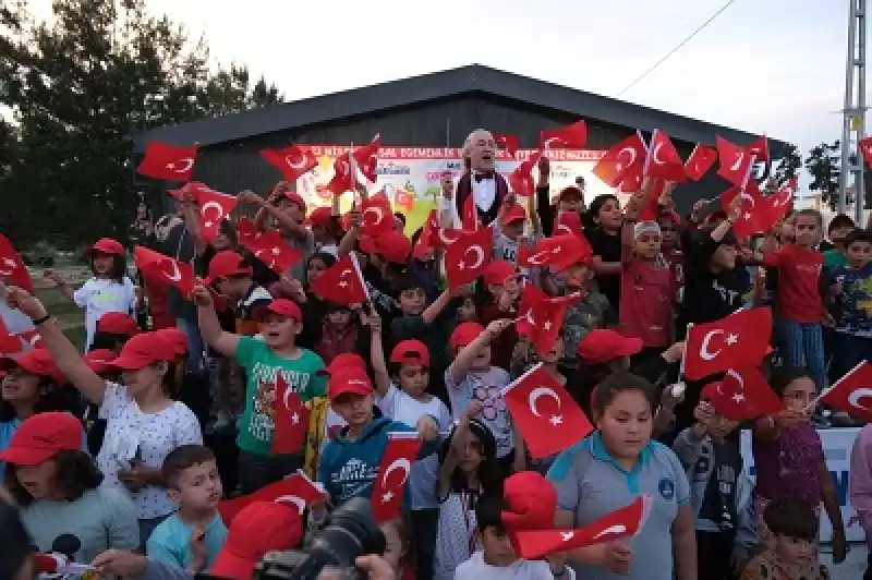 Musa Göçmen Senfoni Orkestrası Hatay'da Depremzede çocukları Sevindirdi