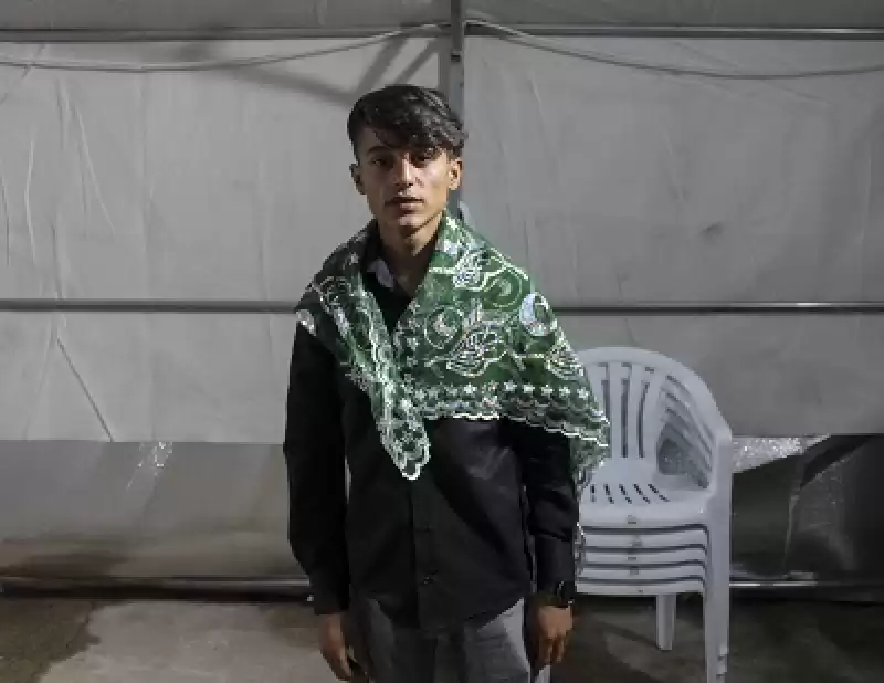 Hatay'da Depremzede Genç çadır Kentten Askere Uğurlandı
