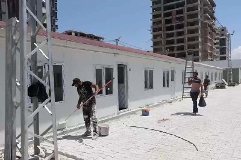 Hatay'da Depremde Büroları Yıkılan Avukatlar, Prefabrik Yazıhanelerde Hizmet Verecek