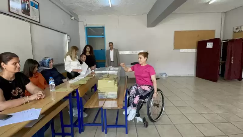 Milli Paralimpik Halterci Nazmiye Muratlı, Oyunu Hatay'da Kullandı