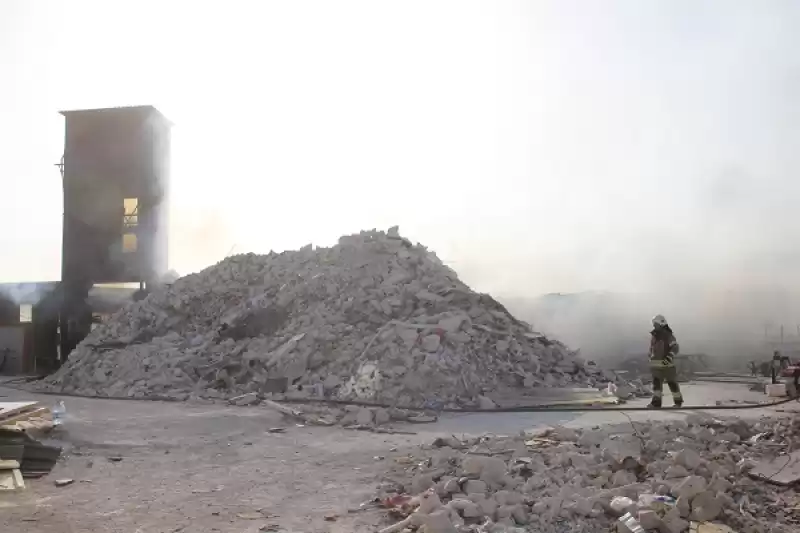 Hatay’da Mobilya Imalathanesinde çıkan Yangın Söndürüldü