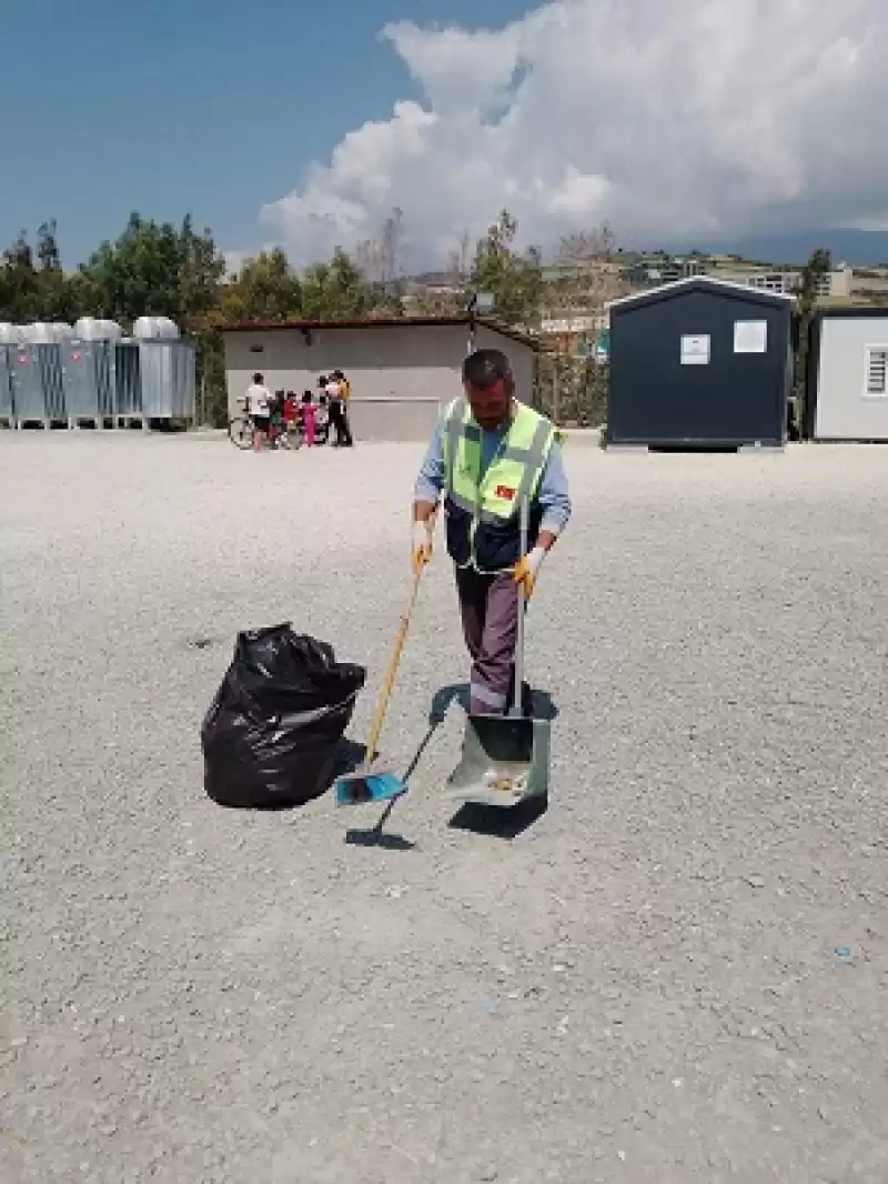 Asrın Felaketinde HBB Temizlik Hizmetlerini Sürdürüyor 