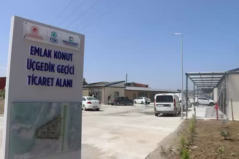 Hatay'da Yapımı Tamamlanan 67 Iş Yeri Depremzede Esnafa Teslim Edildi