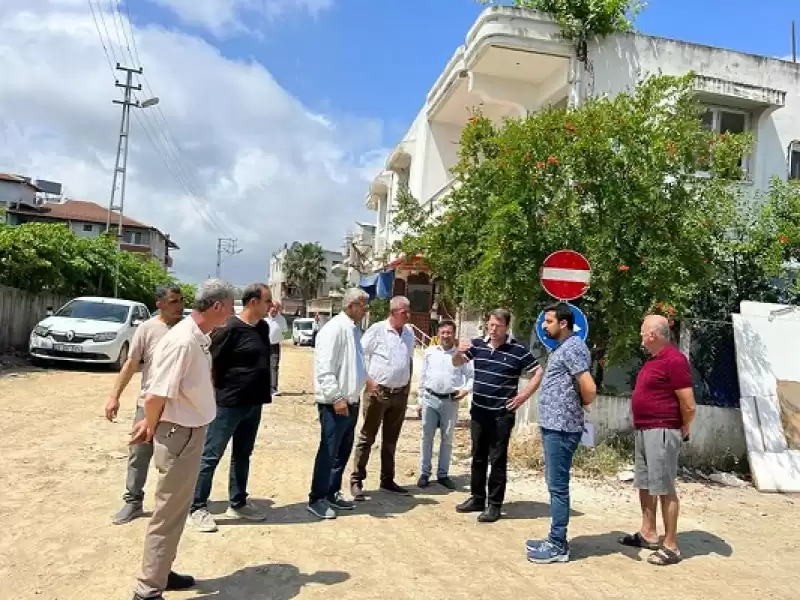 TOMRUKSUYU MAHALLESİ'NDE BAŞKAN ERYILMAZ'A SEVGİ SELİ