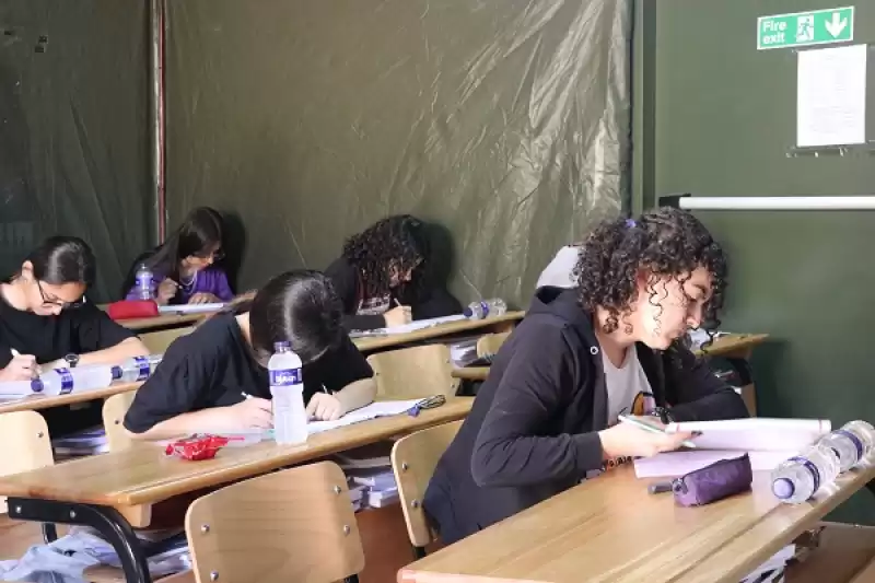 Çadır Kentte YKS'ye Hazırlanan öğrenciler Başarılı Olacaklarına Inanıyor