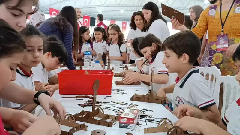 Hatay'da TÜBİTAK 4007 Bilim Şenliği Düzenlendi