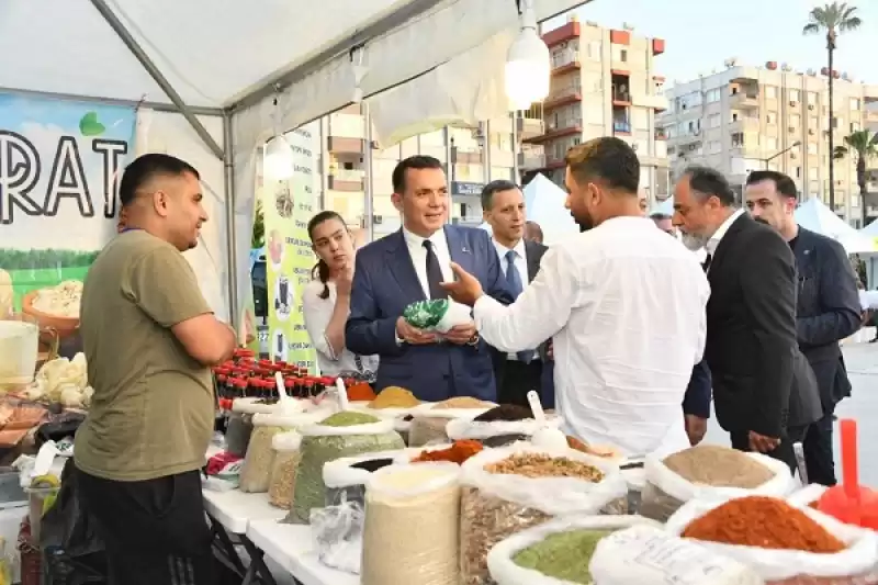 Hataylı Depremzede Esnaf Ve Sanatçılar Mersin'de Dayanışma Standı Açtı