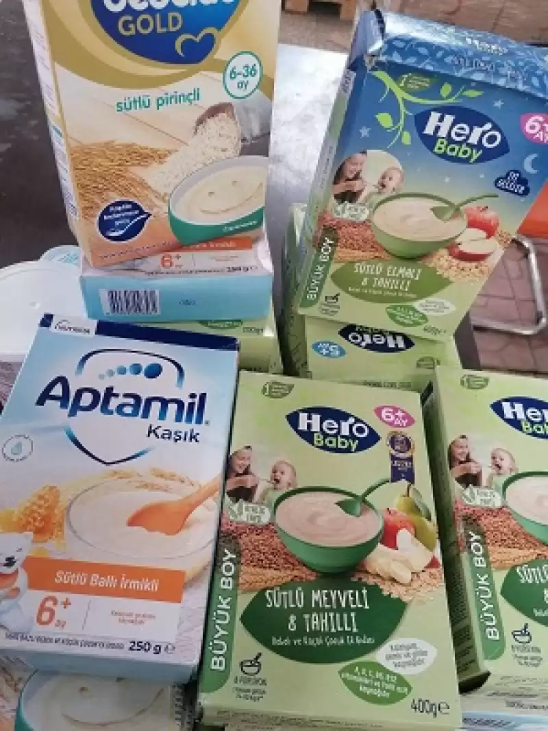 Defne Kızılay şubesi çocuk Bezi Ve Mama Dağıtıyor