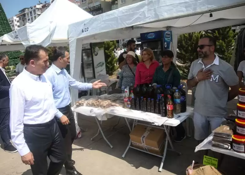 Hataylı Depremzede Esnaf Ve Sanatçılar Mersin'de Dayanışma Standında Buluştu