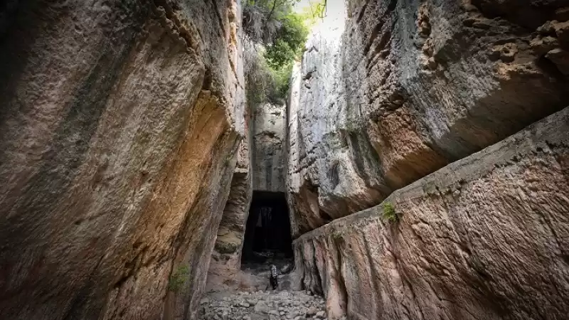 Hatay'daki Titus Tüneli Ve Beşikli Mağara FPV Dronla Görüntülendi