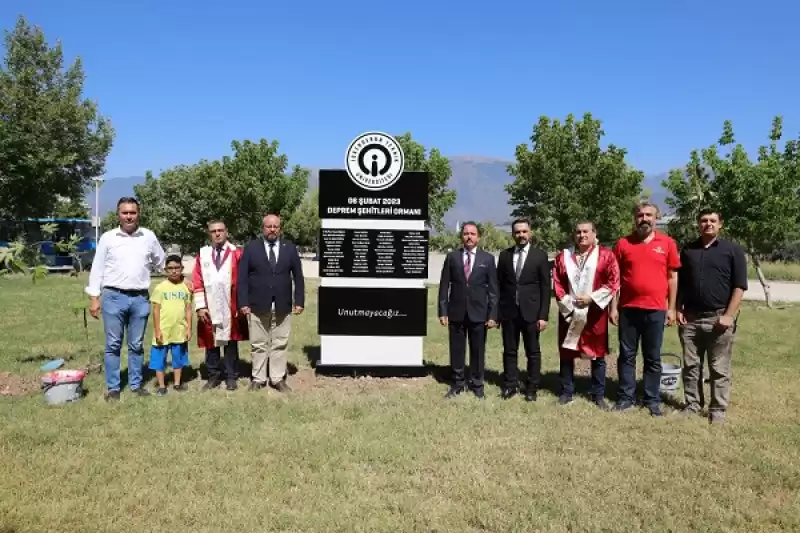  İskenderun Teknik Üniversitesi'nde Depremde ölenler Için Anıt Yapıldı 