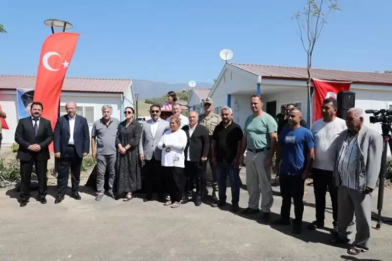 HBB Ve Ciner Iş Birliği Ile Yapılan Prefabrik Konutların 2.etap Anahtar Teslim Töreni Gerçekleşti 