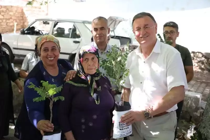 Lütfü Savaş Hassa Ilçesinde çiftçilerle Biraraya Geldi