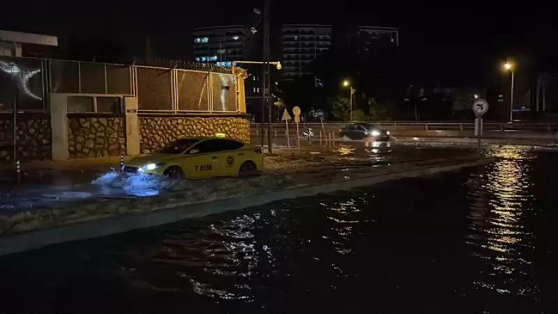 Hatay'da Sağanak Hayatı Olumsuz Etkiledi