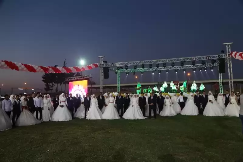 Hatay'da 100 Depremzede çift Için Toplu Nikah Töreni Yapıldı