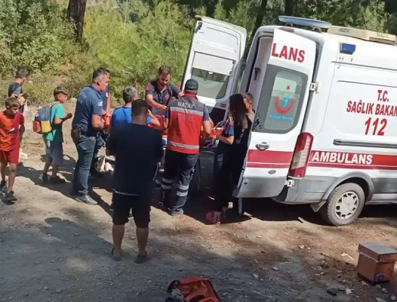 Hatay'da Devrilen Motosikletin Sürücüsü Yaralandı