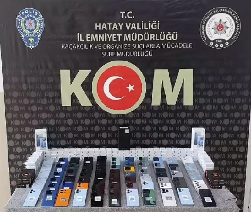 Hatay'da Gümrük Kaçağı 74 Cep Telefonu Ele Geçirildi