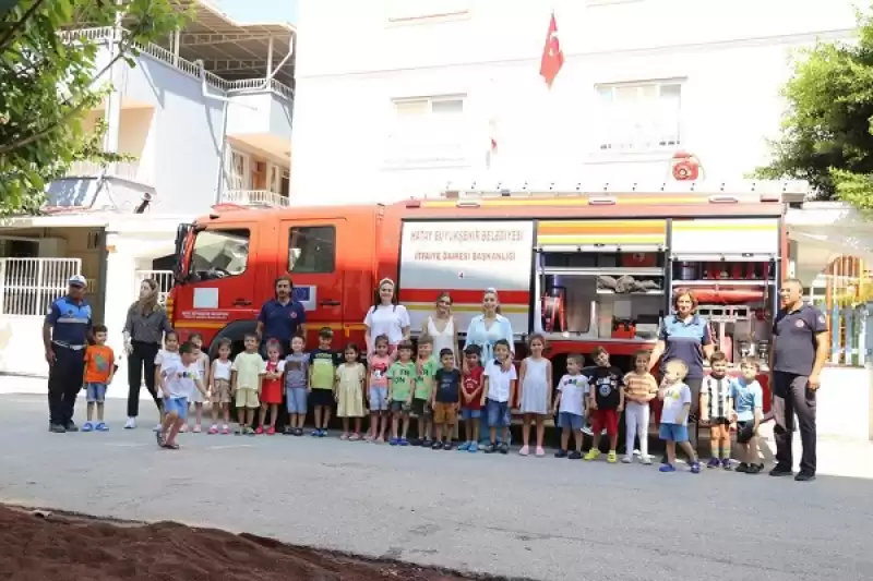 İtfaiye Haftası’nda Minik öğrencilere Yangın Söndürme Eğitimi Verildi